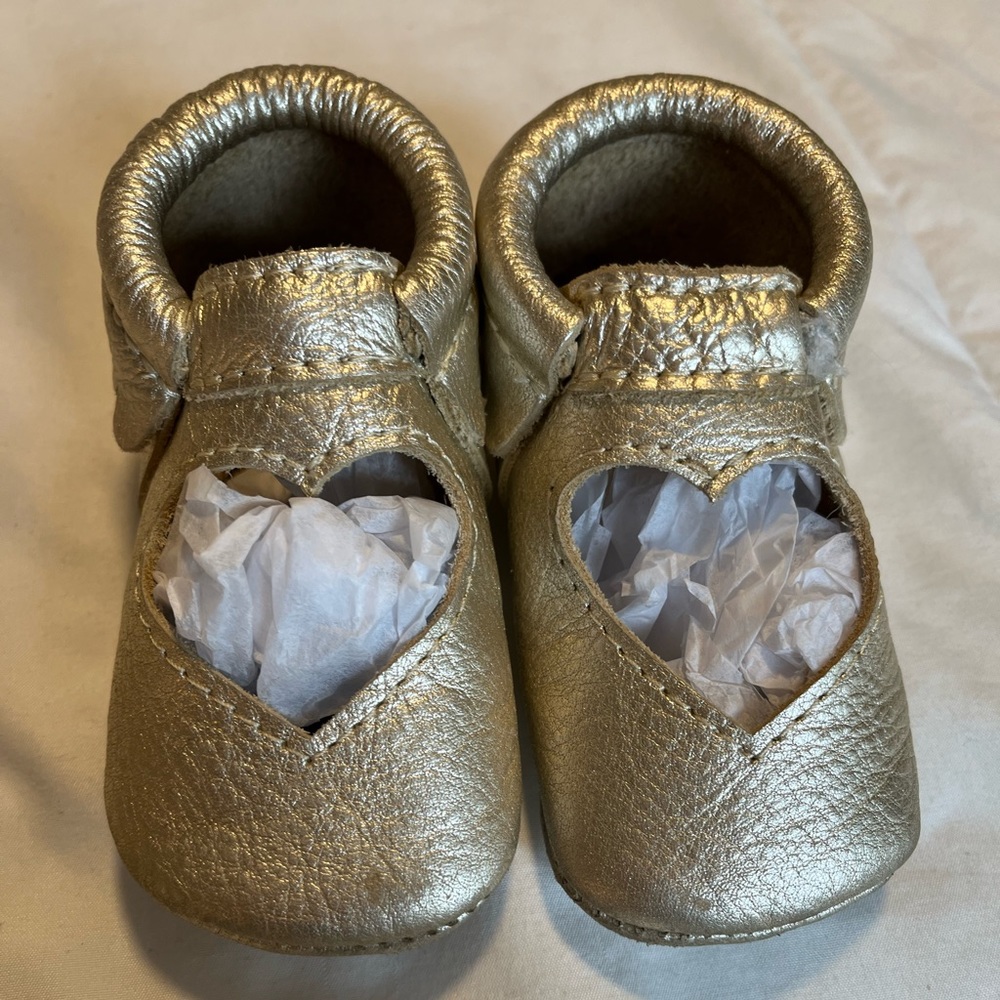 Freshly Picked Platinum sweetheart ballet flats